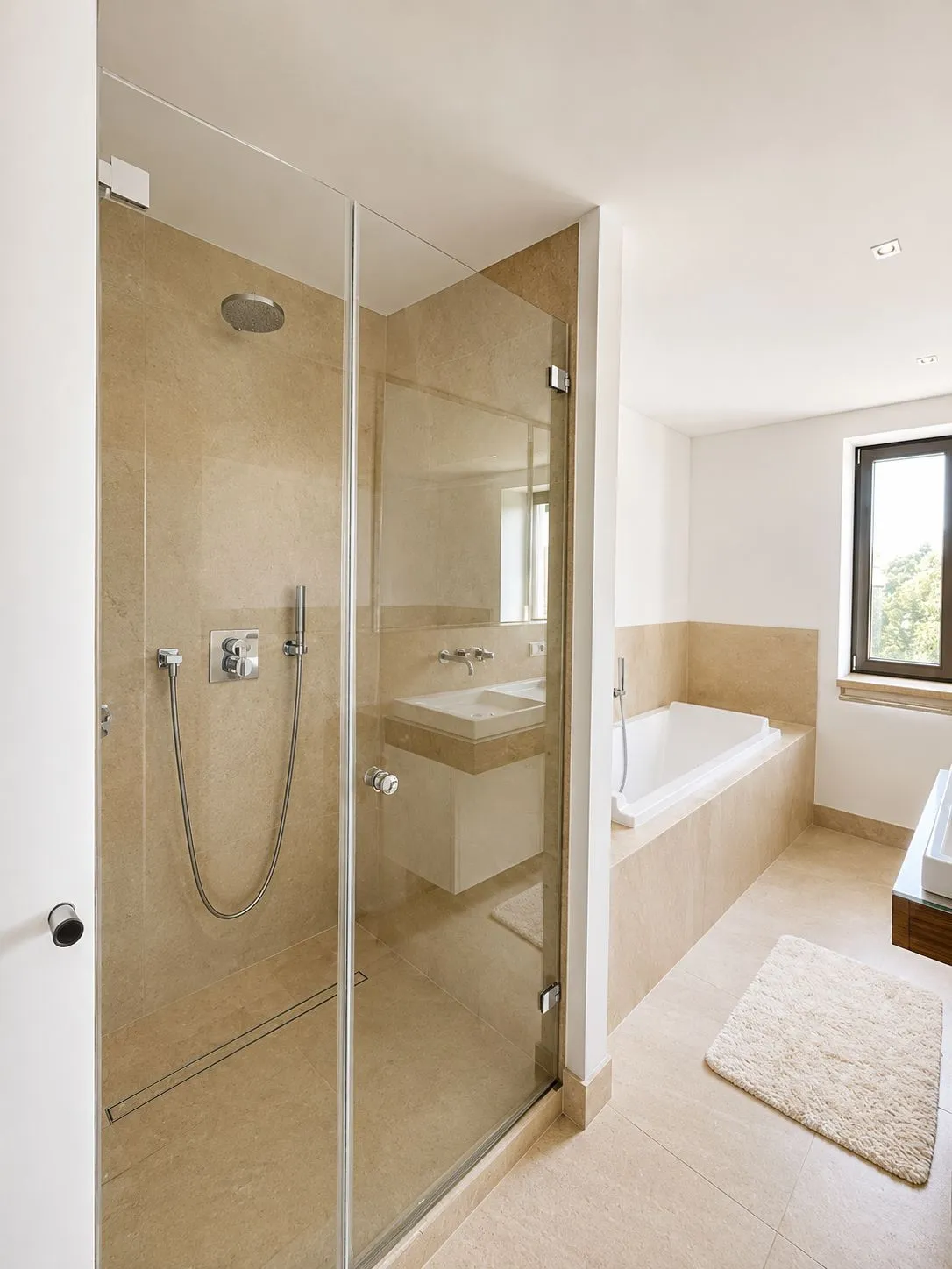 Penthouse-Wohnung mit großer Terrasse mitten im Westend