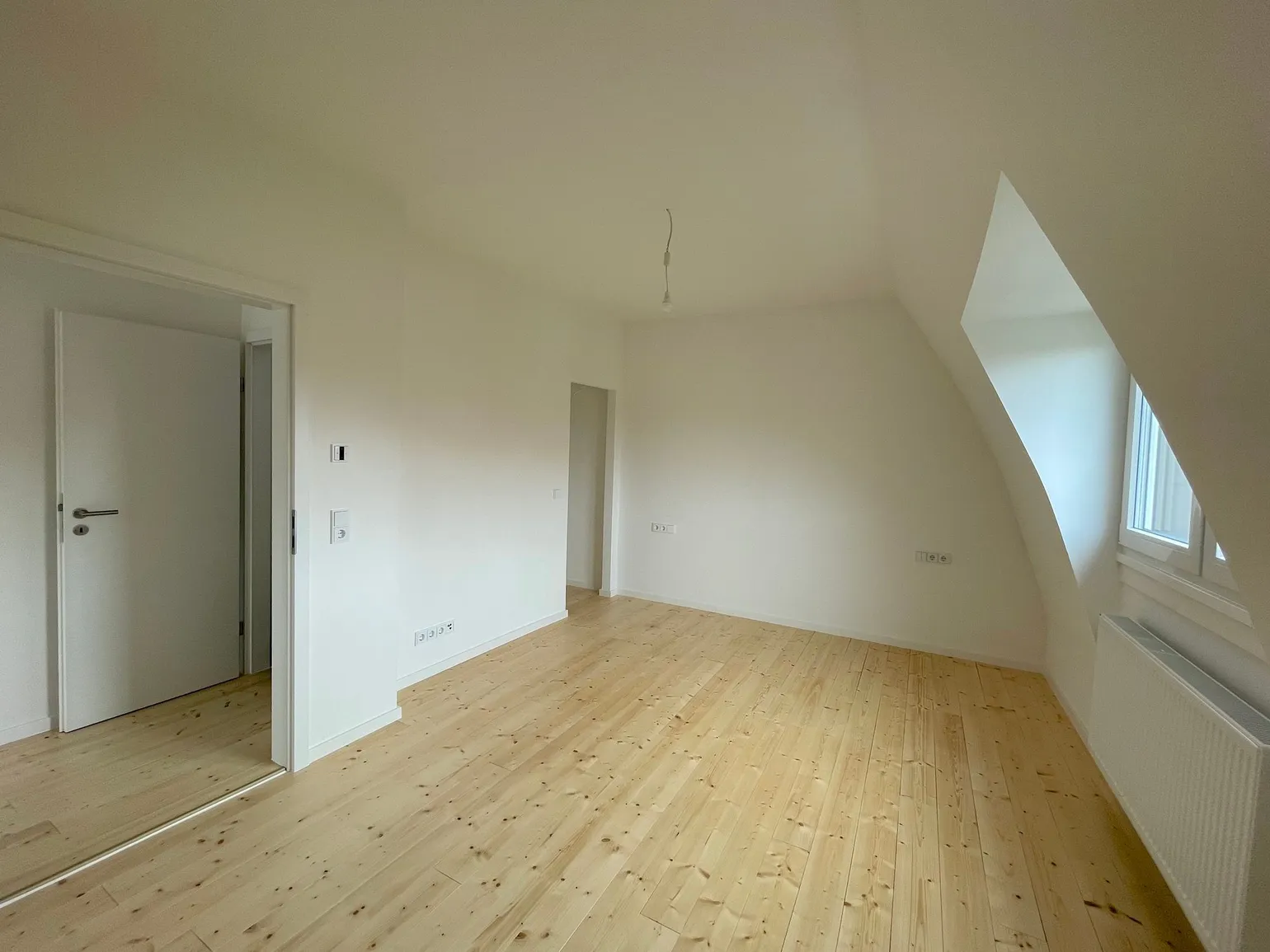 Zimmer 2, 2. OG