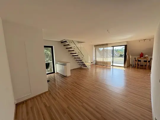 großzügige Maisonettewohnung mit Balkon in Sachsenhausen