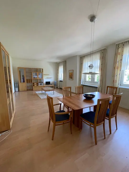 F-Dichterviertel: helle, charmant möblierte 3-Zimmer-Altbau-Wohnung