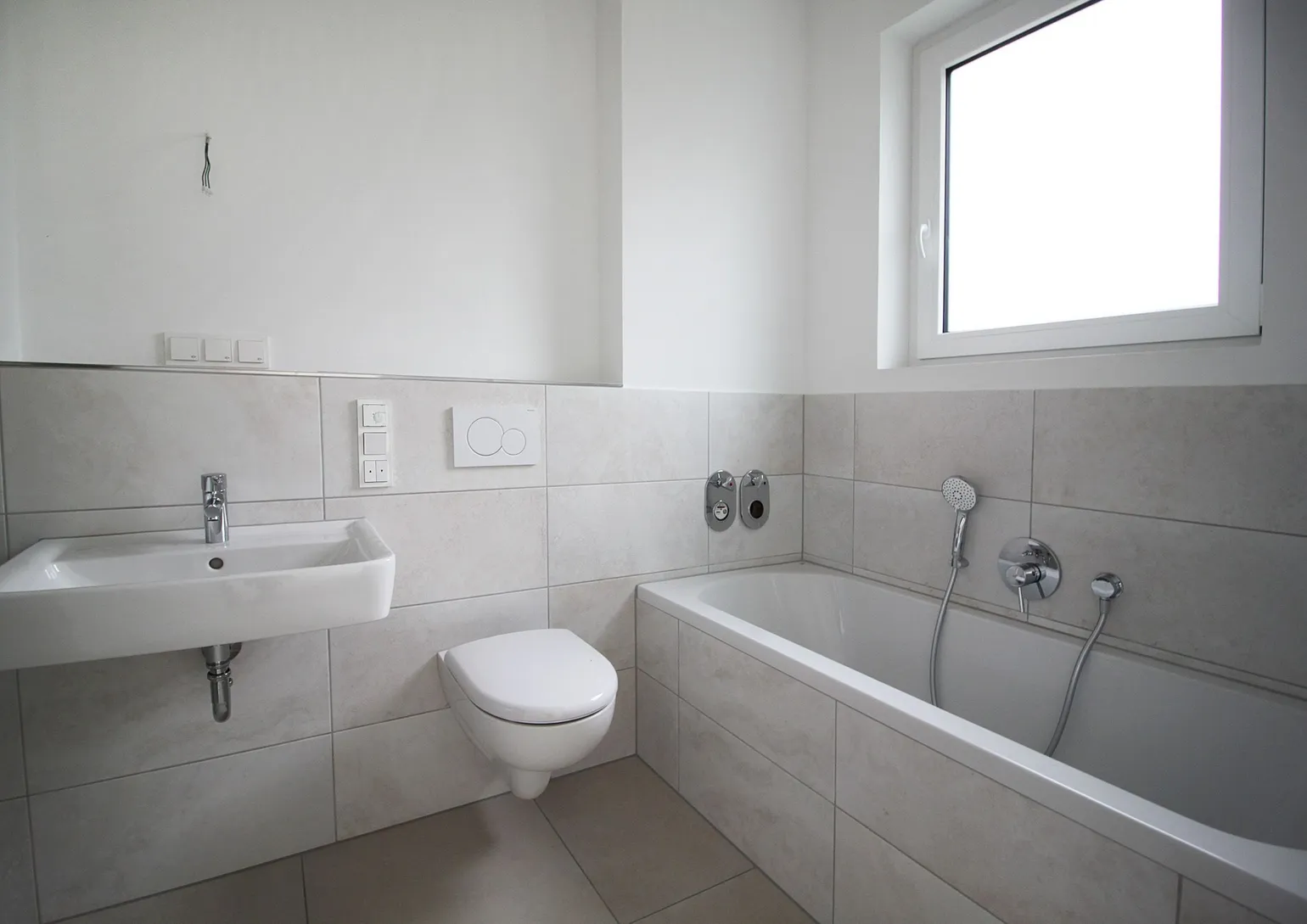 Tageslichtbad mit Badewanne
