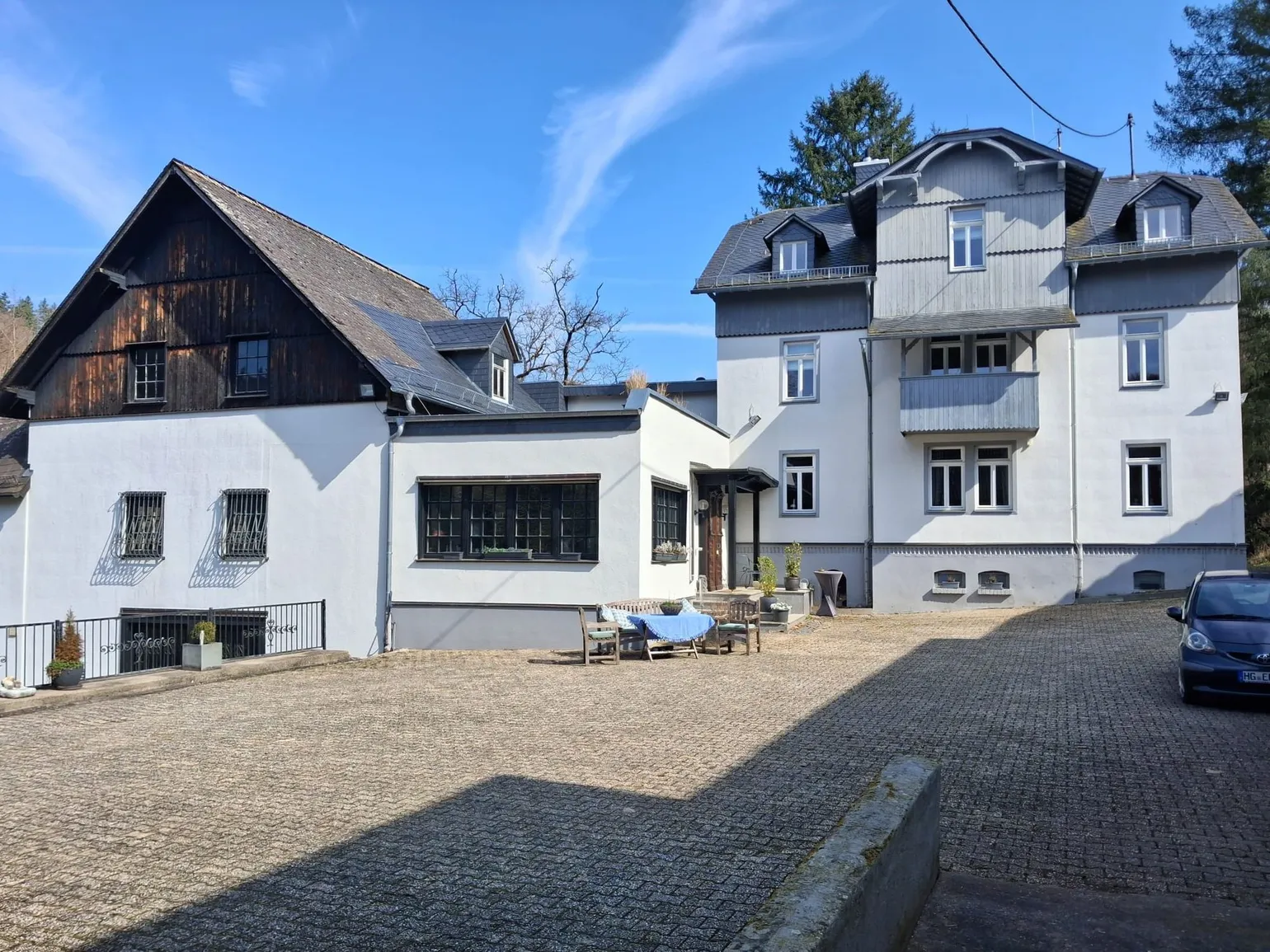 Wohnhaus/Pension mit Anbau