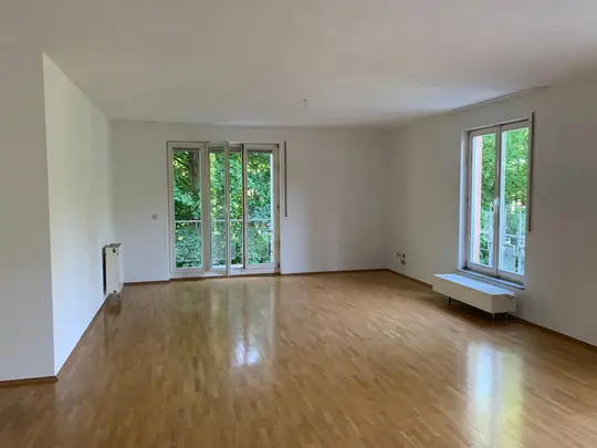 Großzügige 3 Zimmerwohnung mit 2 Balkonen in gepflegter Anlage im Westend