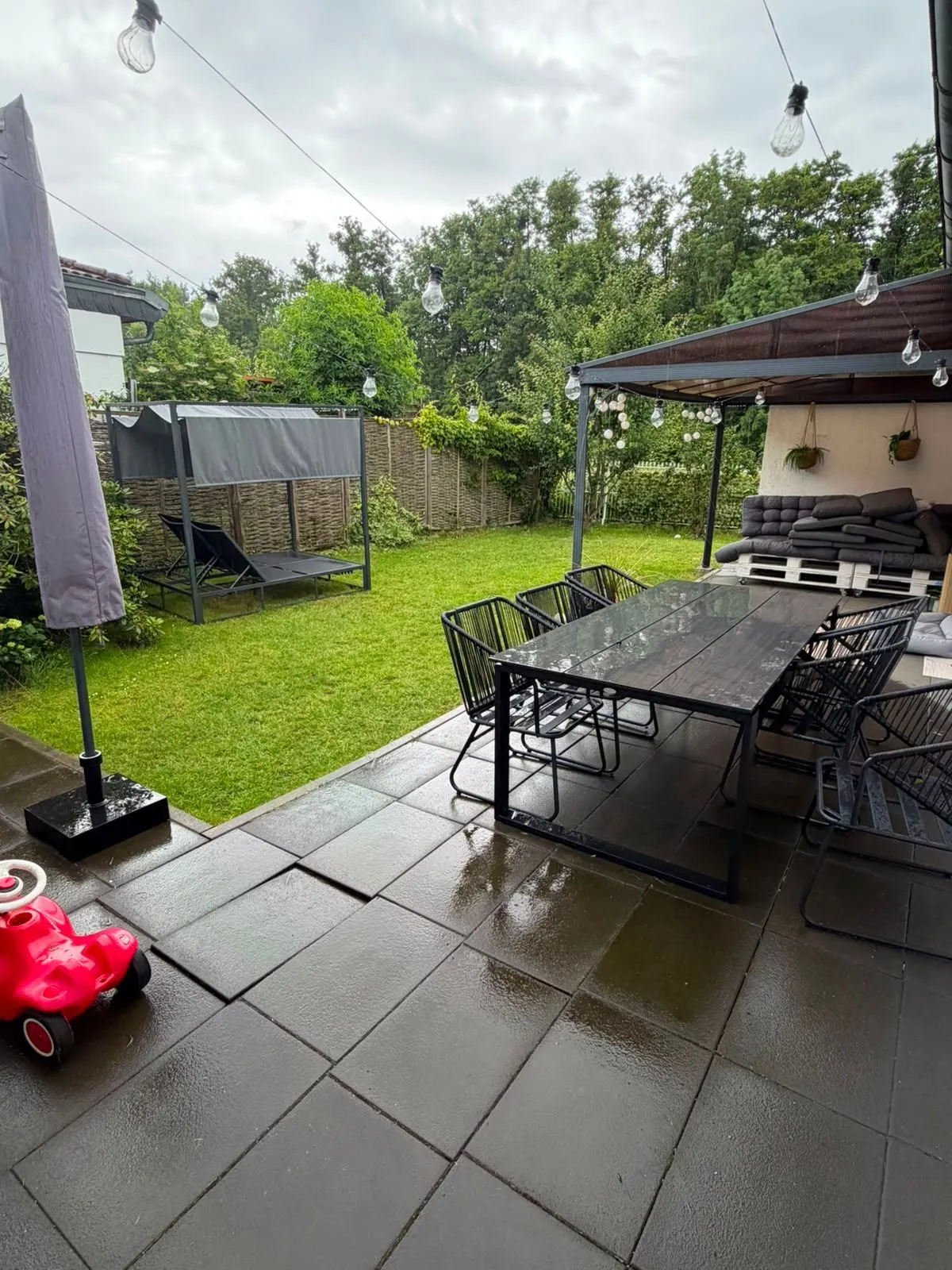 Terrasse mit Garten