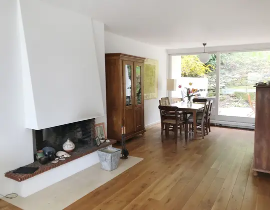 Stilvolles Reihenhaus am Viktoriapark – großzügiges Wohnen mit Kamin, Terrasse und Garage
