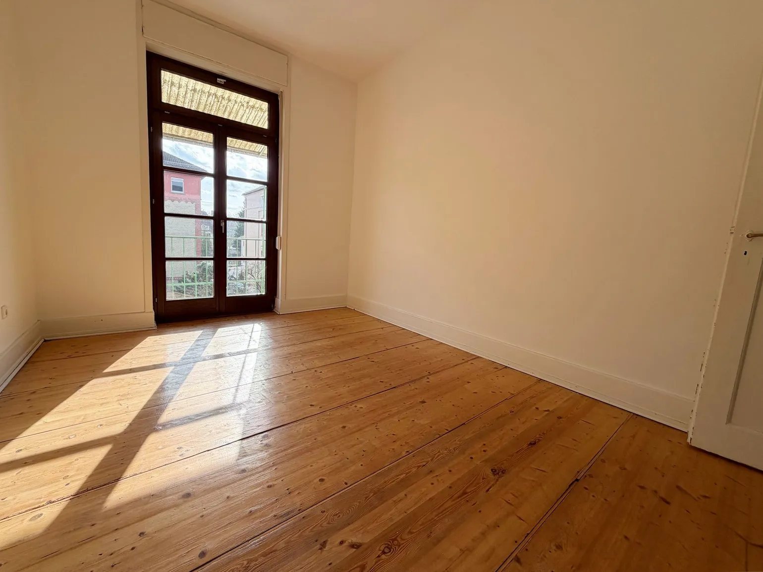 Schlafzimmer mit Balkon