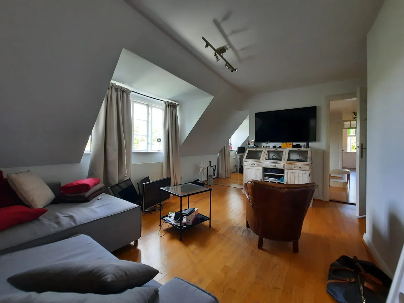 Schlafzimmer 3 von 6