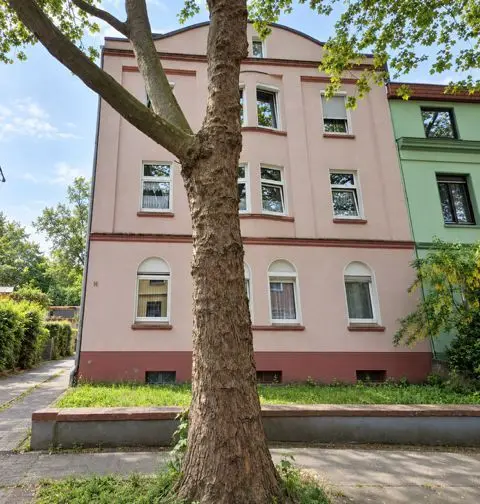 Gepflegtes Mehrfamilienhaus mit großzügigem Grundstück und Garagen in Bochum-Werne