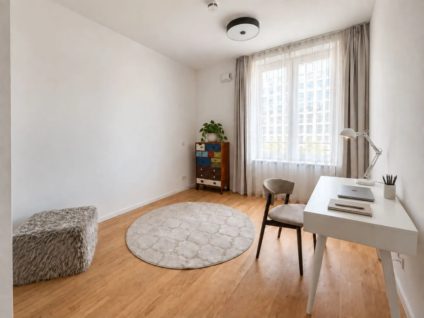Arbeits- oder Schlafzimmer