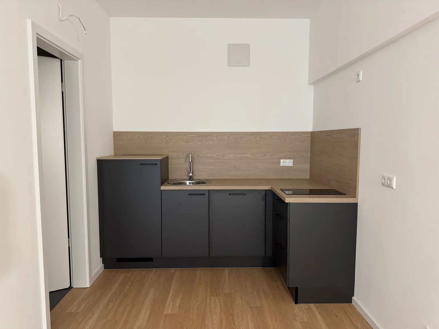 Kernsanierte 1-Zimmer-Wohnung mit modernem Loft-Flair in Heddernheim