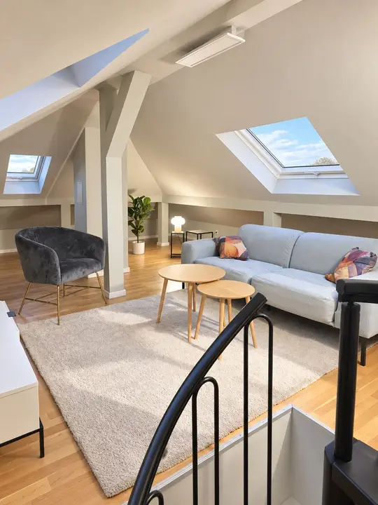 Möblierte 3ZW 69qm plus Dachstudio 15qm Nfl.